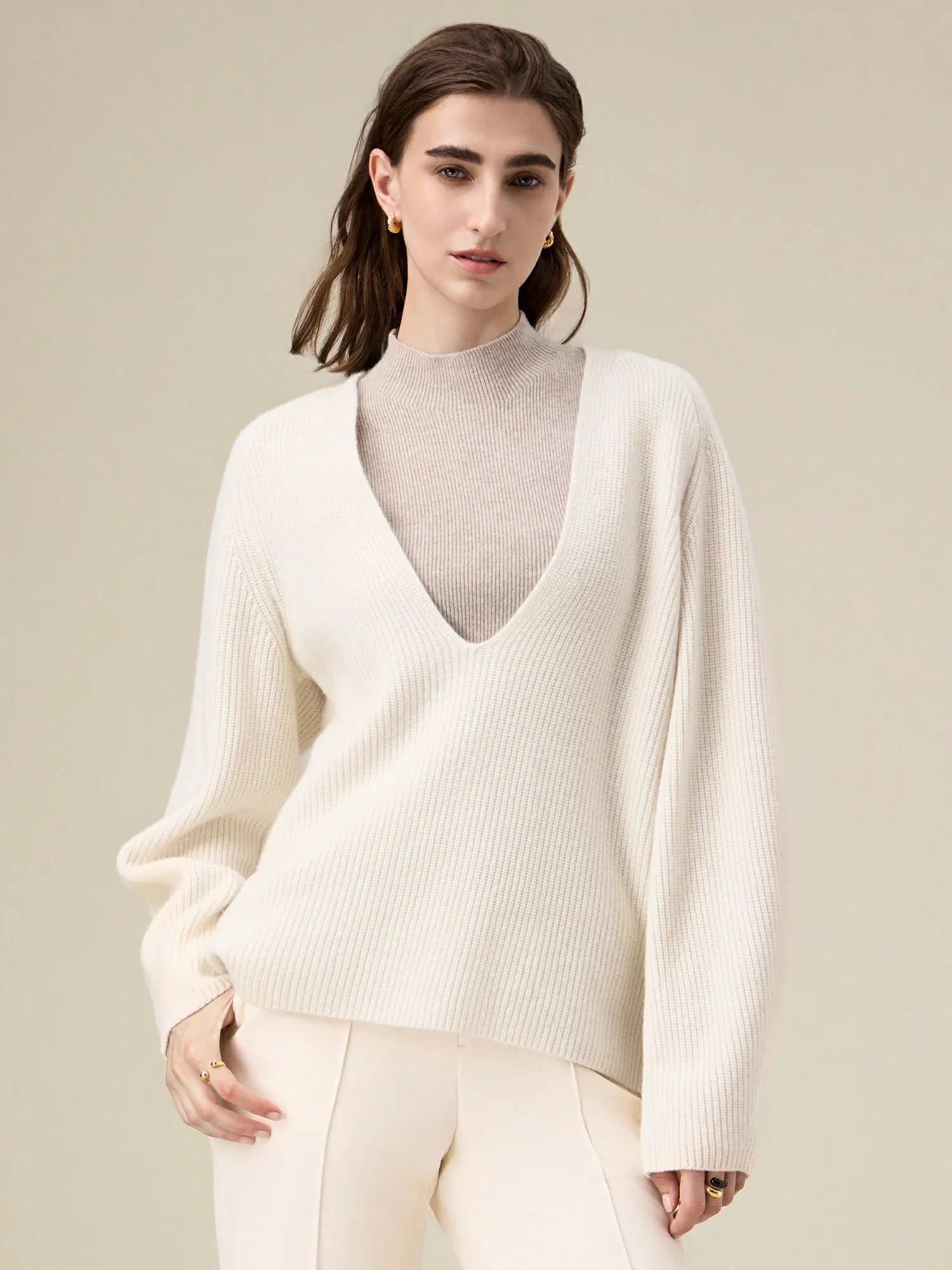 Amoretu 100% Wool Deep V-Neck Knitted Sweater